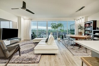 2200 Willowick Rd in Houston, TX - Building Photo - Building Photo