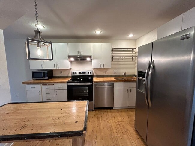 property at 2254 Maplewood Dr S