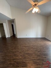 430 Oriole Dr in McMinnville, TN - Foto de edificio - Building Photo