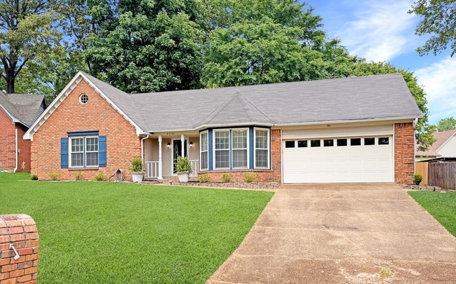8260 Country Creek Cove