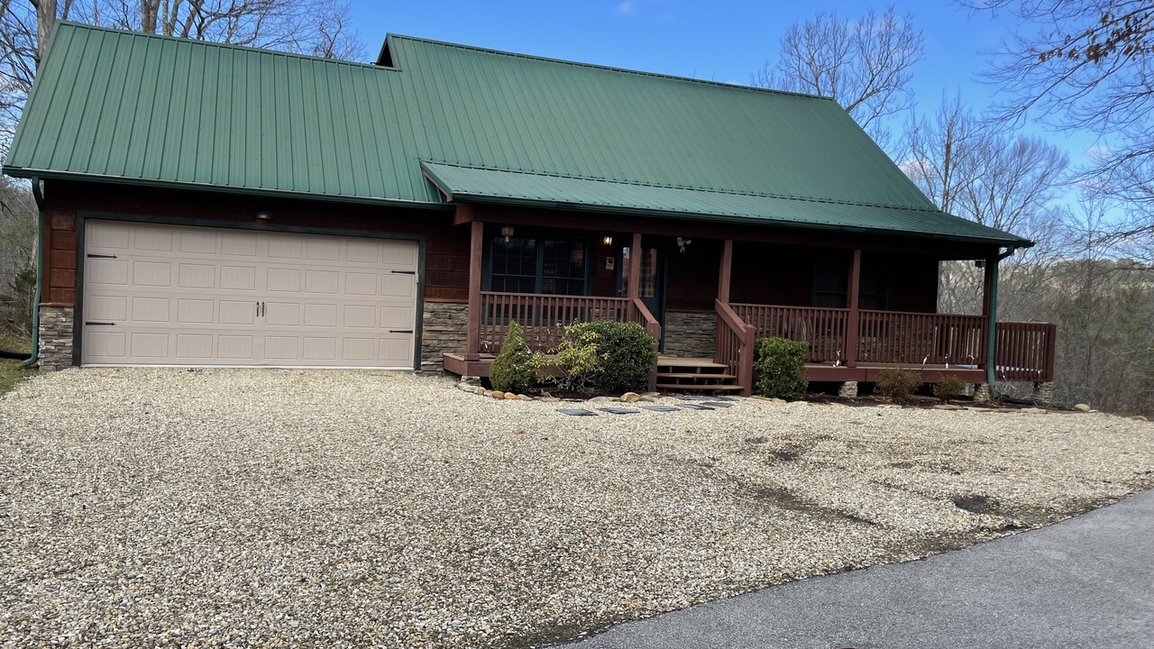 191 Cold Springs Trce in Townsend, TN - Building Photo