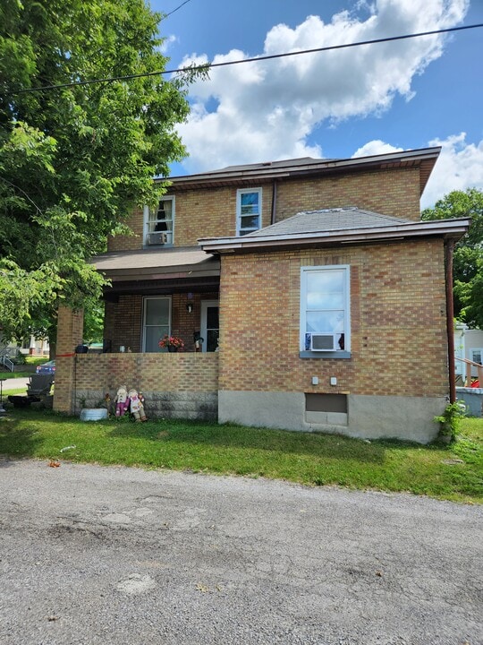 500 E Chillicothe Ave, Unit 500 E Chillicothe in Bellefontaine, OH - Building Photo