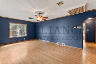 2903 W Douglas Ave in Wichita, KS - Building Photo - Building Photo