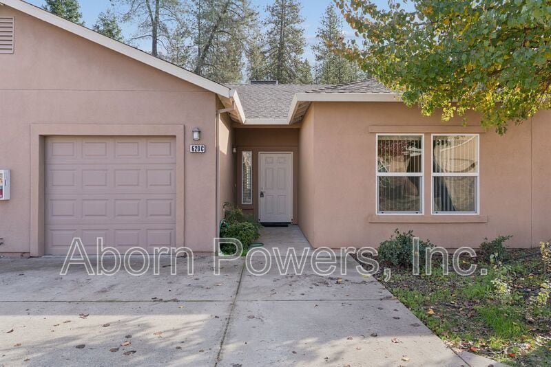 620 Pearl Pl in Diamond Springs, CA - Building Photo