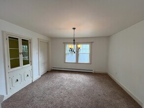 17-19-19 Maple St in Newton, MA - Building Photo - Building Photo