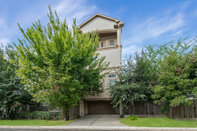 property at 1105 Fowler St