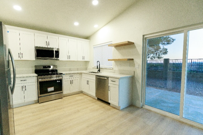 8742 N 114th Ave in Peoria, AZ - Building Photo - Building Photo