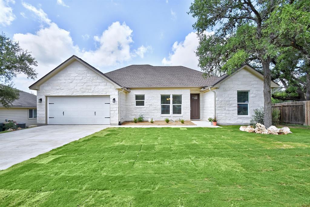 2109 Meadow View Dr in San Marcos, TX - Building Photo