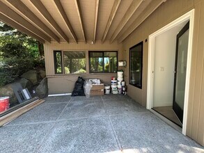4204 85th Ave SE in Mercer Island, WA - Building Photo - Building Photo