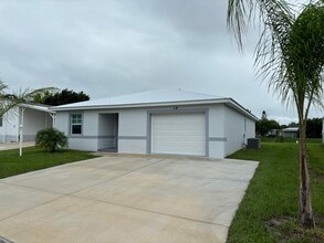 19 Huarte Way in Port St. Lucie, FL - Building Photo - Building Photo