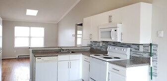 89 Coleman St, Unit 837