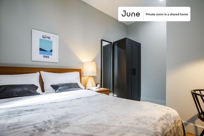 Room in Shared 5 bed/2 bath home, Unit E in New York, NY - Building Photo - Building Photo