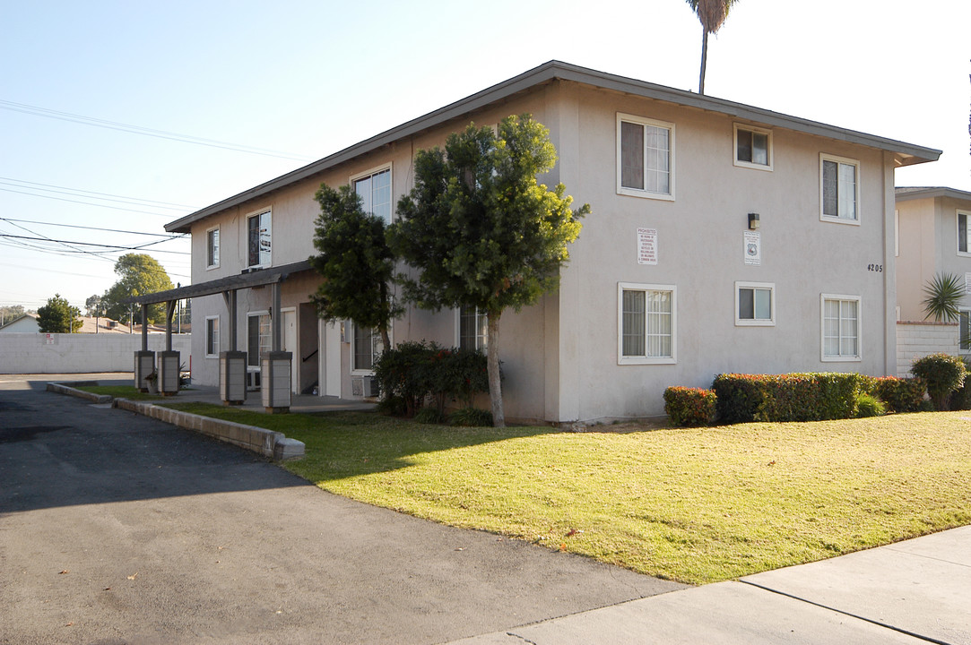 4205 Lively St in Riverside, CA - Building Photo