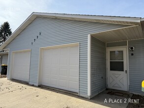 1733 Hemlock Dr in Reedsburg, WI - Foto de edificio - Building Photo