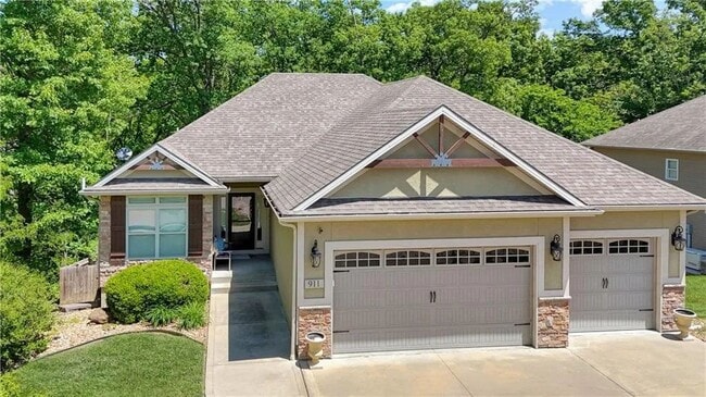 property at 911 Cheatham Ct