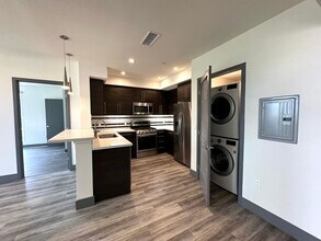 kit692 in Los Angeles, CA - Building Photo - Interior Photo