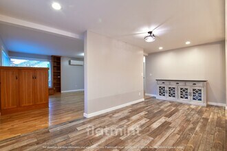 8839 Densmore Ave N in Seattle, WA - Building Photo - Building Photo