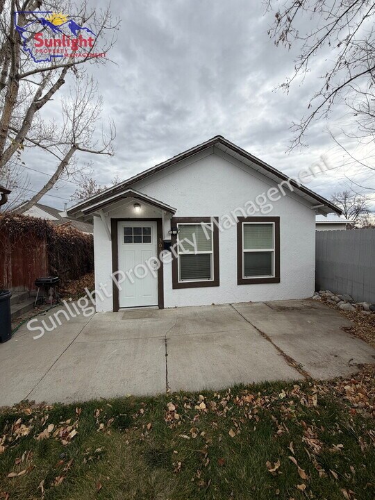 305 N 5th Ave in Laurel, MT - Building Photo