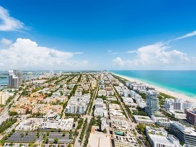 300 S Pointe Dr, Unit 706 in Miami Beach, FL - Building Photo - Building Photo