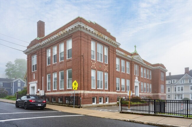 27 Jefferson St in Marlborough, MA - Building Photo - Building Photo