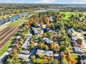 Windsor on the River in Cedar Rapids, IA - Building Photo