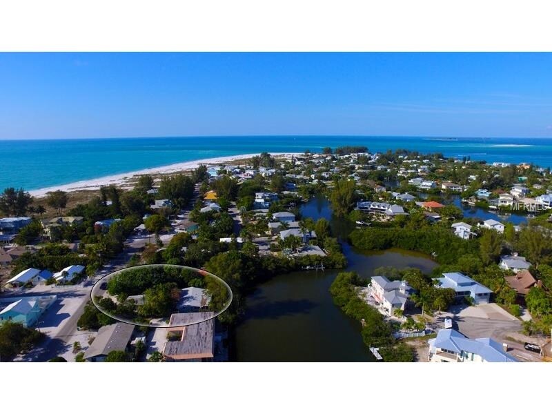 Anna Maria Island Water Front 4 Units in Anna Maria, FL - Building Photo