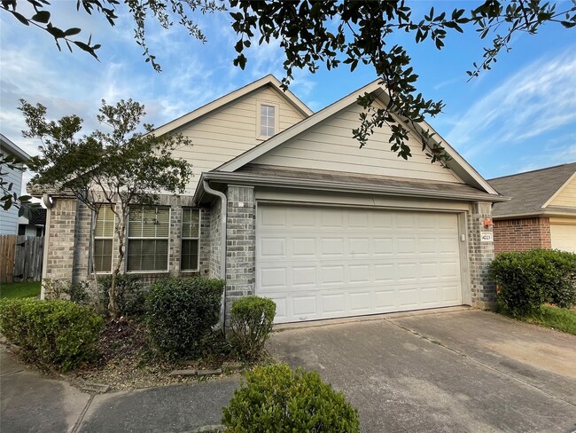 property at 14223 Bishop Bend Ln