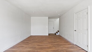 2625 W Marina Dr, Unit 1 in Moses Lake, WA - Building Photo - Building Photo