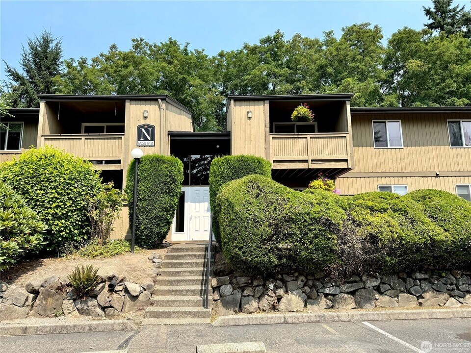 6105 N 16th St in Tacoma, WA - Building Photo