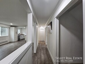 33900 Mayfair Ave in Abbotsford, BC - Foto de edificio - Building Photo