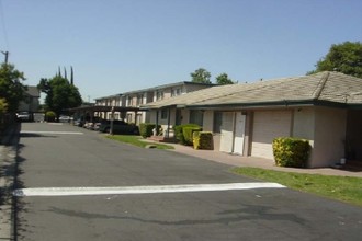 Turtle Creek I in Turlock, CA - Building Photo - Building Photo