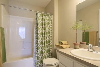 The Cove at Avon Lake in Avon Lake, OH - Foto de edificio - Interior Photo