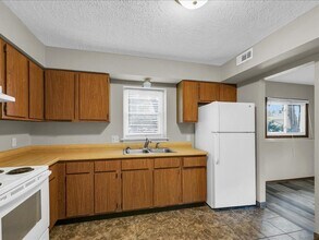 112 W Raab Rd, Unit A in Normal, IL - Building Photo - Building Photo