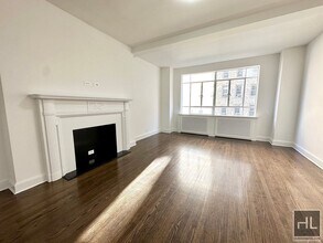 FIFTH AVENUE in New York, NY - Building Photo - Building Photo