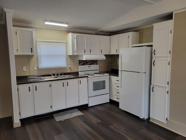 property at 511 Browns Creek Rd