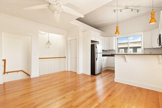 265 E St, Unit 3 in Boston, MA - Building Photo - Building Photo