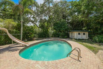 7620 SW 59th Ave in South Miami, FL - Building Photo - Building Photo