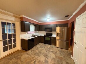 401 Alma Dr in Brandon, FL - Building Photo - Building Photo