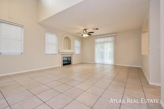 8920 Picket Fence Ave in Las Vegas, NV - Foto de edificio - Building Photo