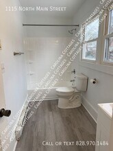 1115 N Main St in Hendersonville, NC - Foto de edificio - Building Photo