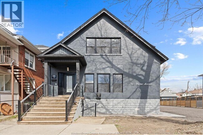 702 Pierre Ave in Windsor, ON - Building Photo - Building Photo