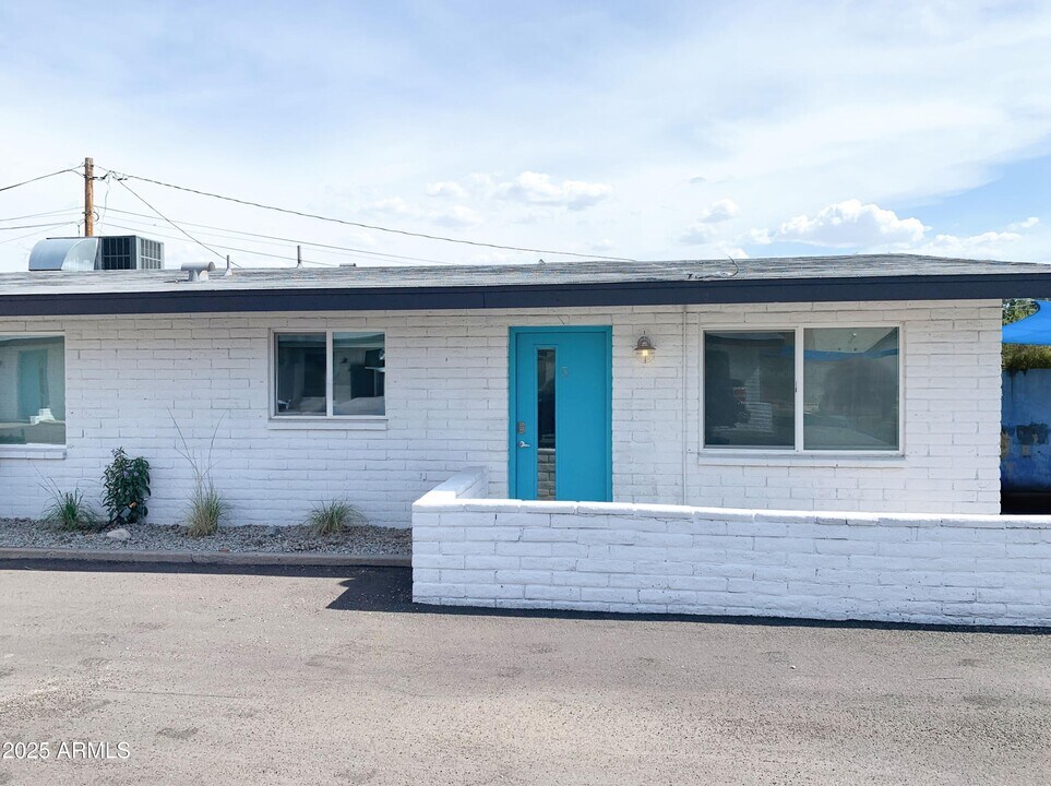 3141 N 37th St in Phoenix, AZ - Building Photo