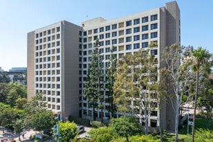 Magnolia Towers in North Hollywood, CA - Building Photo