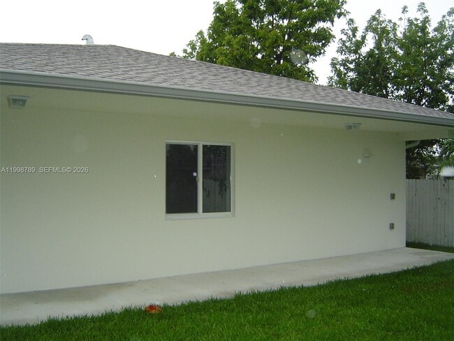 property at 1153 SW 13th St