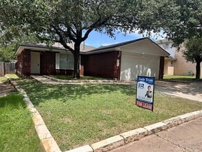 17204 Ardisia Dr in Pflugerville, TX - Building Photo - Building Photo