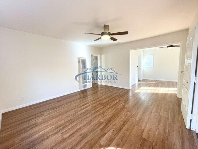 1016 N Serrano Ave in Los Angeles, CA - Building Photo - Building Photo