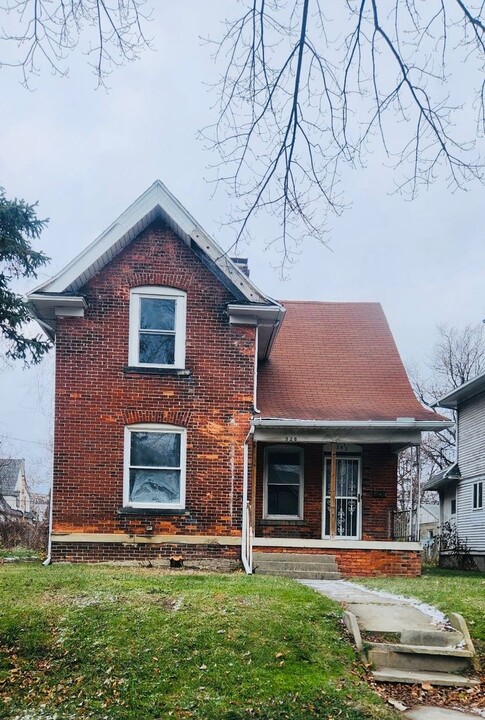 928 Islington St in Toledo, OH - Building Photo