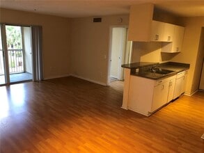 470 S Park Rd, Unit 7-308 in Hollywood, FL - Building Photo - Building Photo