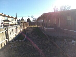 1011 Lindberg Ave in Alamogordo, NM - Foto de edificio - Building Photo