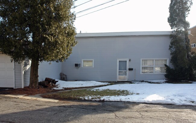 5963 Royalton Rd in North Royalton, OH - Building Photo - Building Photo